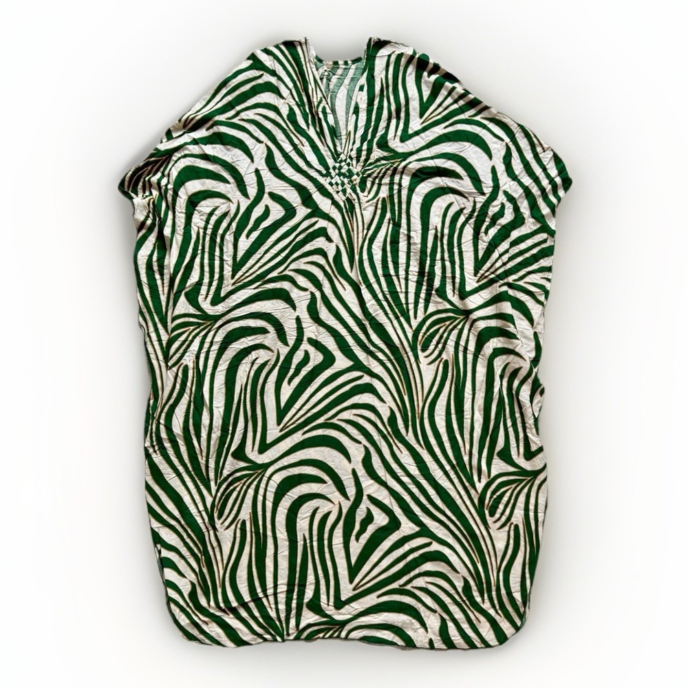 Green Zebra Print Kaftan Dress One Size 100% Viscose Boho Resort Cover Up - Picture 2 of 7